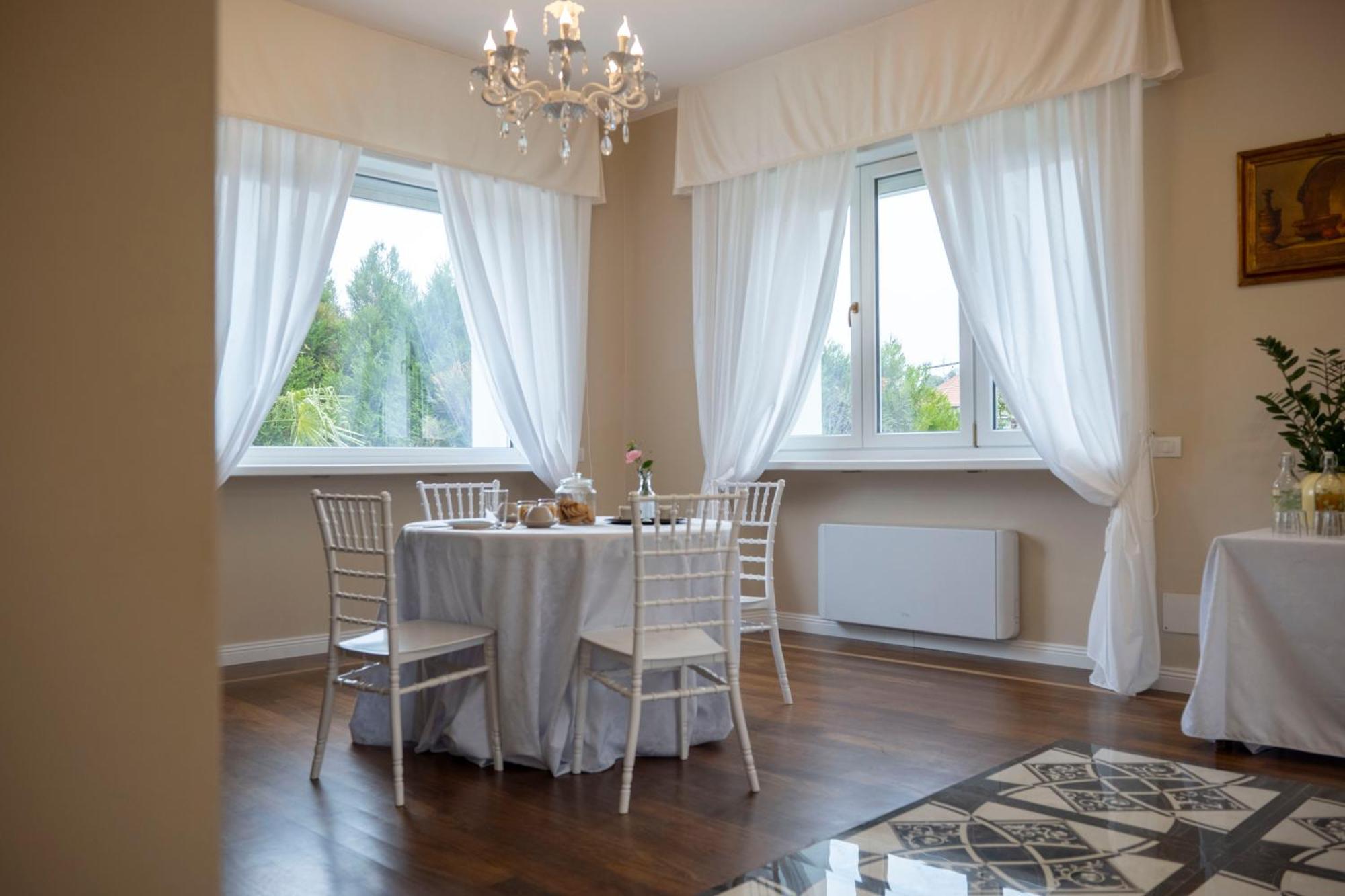 Villa Marchese Lake Maggiore Сомма-Ломбардо Экстерьер фото